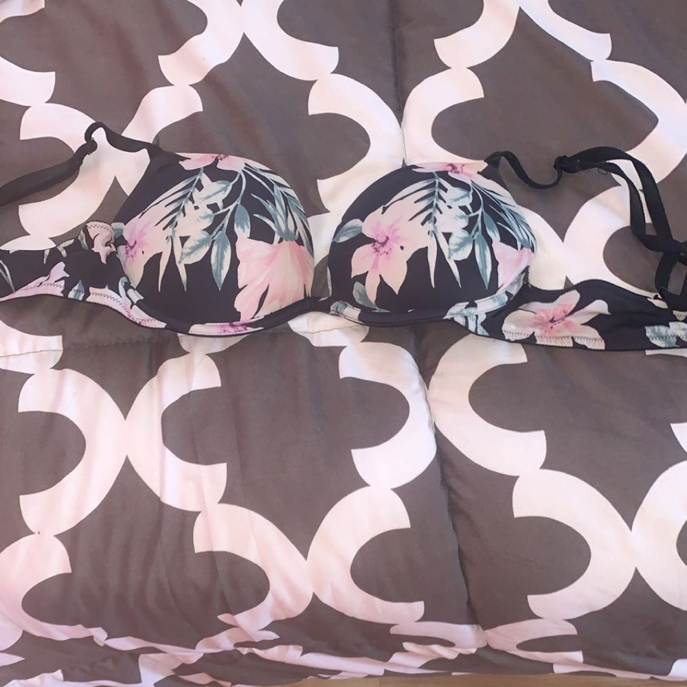 Victoria secret 34B push up bra